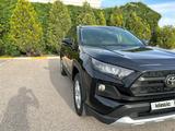 Toyota RAV4 2020 года за 14 587 922 тг. в Актау – фото 3