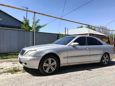 Mercedes-Benz S 320 2000 года за 4 000 000 тг. в Алматы – фото 12