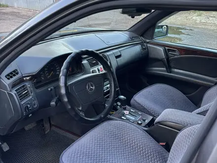 Mercedes-Benz E 230 1995 года за 2 150 000 тг. в Астана – фото 5
