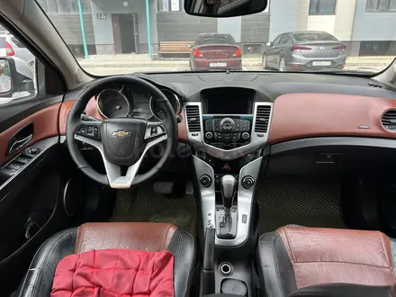 Chevrolet Cruze 2011 года за 4 200 000 тг. в Актау – фото 2