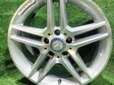 Оригинальный один штук диск задний AMG Merc W204 8, 5J ET58 R17 за 60 000 тг. в Алматы