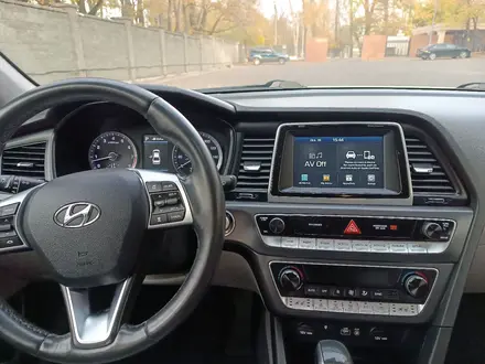 Hyundai Sonata 2018 года за 8 700 000 тг. в Алматы – фото 15