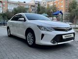 Toyota Camry 2015 года за 12 000 000 тг. в Атырау – фото 3