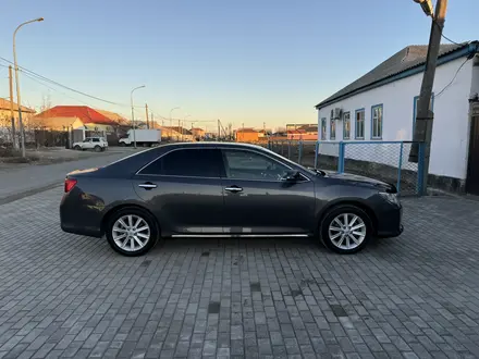 Toyota Camry 2013 года за 9 500 000 тг. в Атырау – фото 3