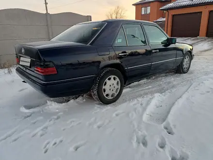 Mercedes-Benz E 280 1994 года за 2 300 000 тг. в Актобе – фото 3