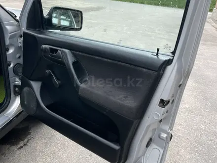 Volkswagen Golf 1993 года за 950 000 тг. в Есик – фото 18