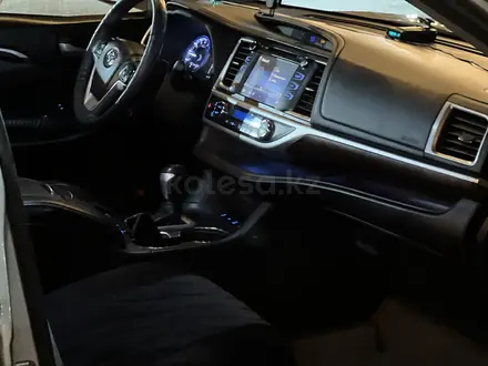 Toyota Highlander 2014 года за 19 000 000 тг. в Семей – фото 24