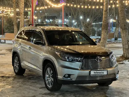 Toyota Highlander 2014 года за 19 000 000 тг. в Семей