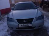 Hyundai Sonata 2005 годаүшін3 550 000 тг. в Шымкент – фото 2