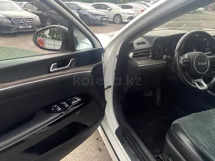 Kia K5 2022 года за 10 701 600 тг. в Алматы – фото 7