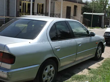 Nissan Primera 1992 года за 800 000 тг. в Абай (Келесский р-н) – фото 2