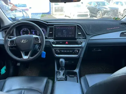 Hyundai Sonata 2018 года за 8 500 000 тг. в Алматы – фото 21