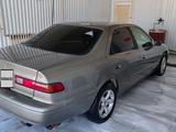 Toyota Camry 1998 годаүшін2 300 000 тг. в Жанаозен – фото 3