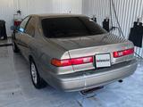 Toyota Camry 1998 годаүшін2 300 000 тг. в Жанаозен – фото 4