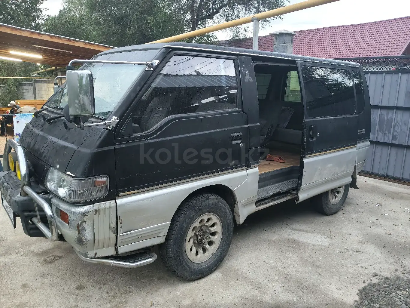 Mitsubishi Delica, 1992