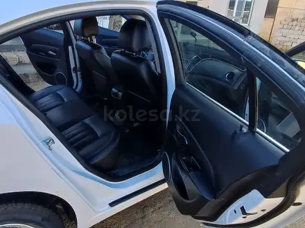 Chevrolet Cruze 2013 года за 3 500 000 тг. в Актау – фото 4