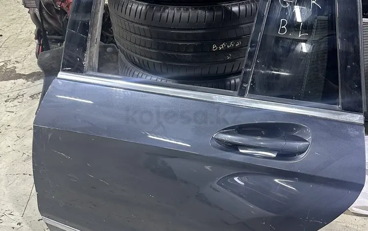 X204 GLK задняя левая дверь за 120 000 тг. в Алматы