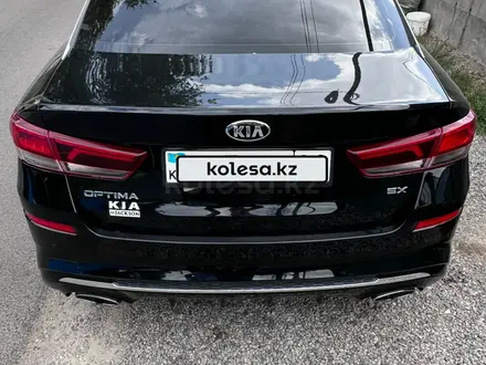 Kia K5 2019 года за 7 000 000 тг. в Алматы – фото 4