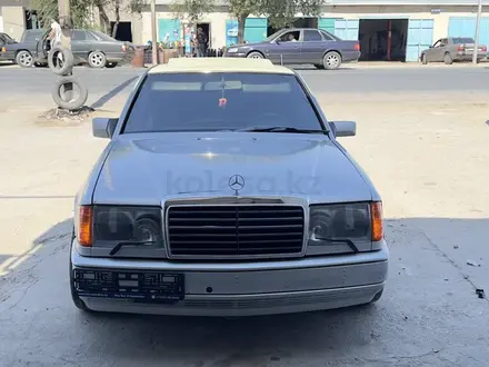 Mercedes-Benz E 260 1990 года за 1 900 000 тг. в Шымкент