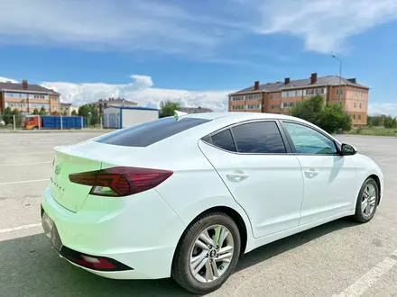 Hyundai Elantra 2018 года за 6 000 000 тг. в Актобе – фото 4