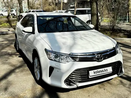 Toyota Camry 2015 года за 12 990 000 тг. в Алматы – фото 2