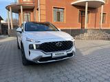 Hyundai Santa Fe 2021 года за 17 800 000 тг. в Алматы