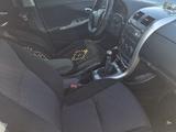 Toyota Corolla 2013 года за 4 500 000 тг. в Актобе – фото 2