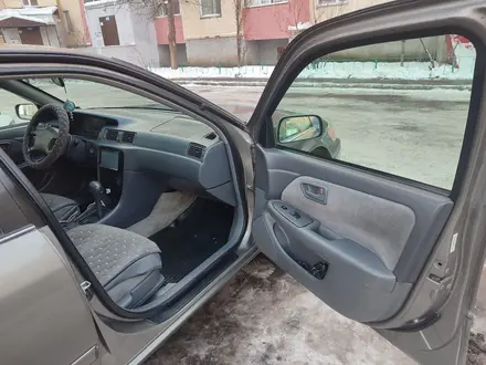 Toyota Camry 2000 года за 3 100 000 тг. в Астана – фото 11