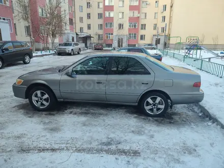 Toyota Camry 2000 года за 3 100 000 тг. в Астана – фото 7