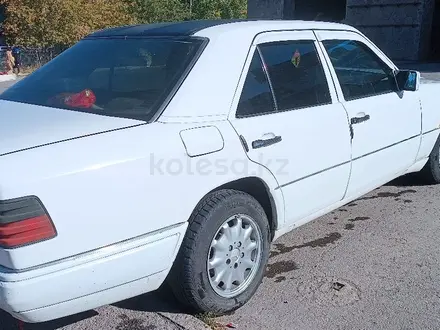 Mercedes-Benz E 200 1994 года за 950 000 тг. в Темиртау – фото 3