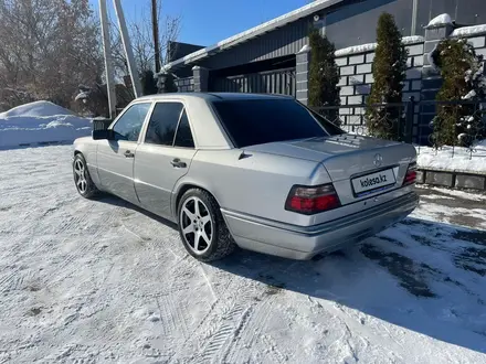 Mercedes-Benz E 320 1995 года за 5 300 000 тг. в Алматы – фото 5