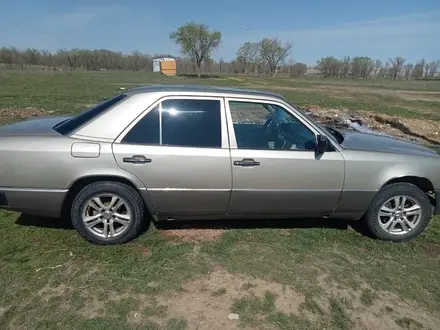 Mercedes-Benz E 230 1993 года за 1 200 000 тг. в Алматы – фото 9