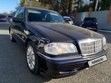 Mercedes-Benz C 180 1999 годаfor2 700 000 тг. в Атырау – фото 2