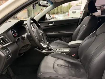 Kia K5 2019 года за 10 200 000 тг. в Алматы – фото 13