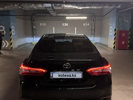 Toyota Camry 2019 года за 13 000 000 тг. в Караганда – фото 4