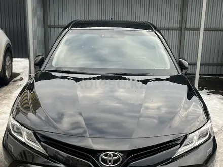 Toyota Camry 2019 года за 13 000 000 тг. в Караганда – фото 2