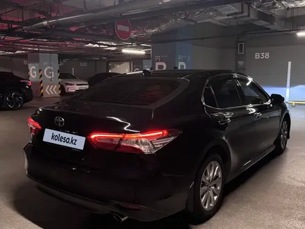 Toyota Camry 2019 года за 13 000 000 тг. в Караганда – фото 5
