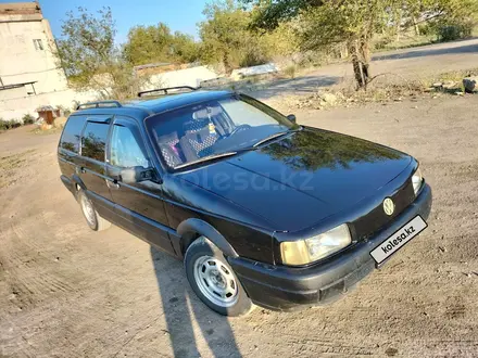 Volkswagen Passat 1993 года за 1 800 000 тг. в Сатпаев – фото 3