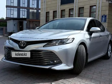 Toyota Camry 2018 года за 12 500 000 тг. в Павлодар – фото 2