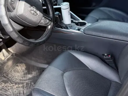 Toyota Camry 2018 года за 12 500 000 тг. в Павлодар – фото 9