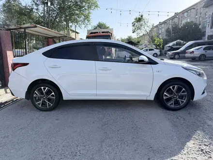 Hyundai Accent 2018 года за 7 200 000 тг. в Шымкент – фото 2