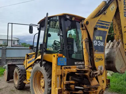 Komatsu  WB93R-5 2010 года за 16 000 000 тг. в Алматы – фото 3