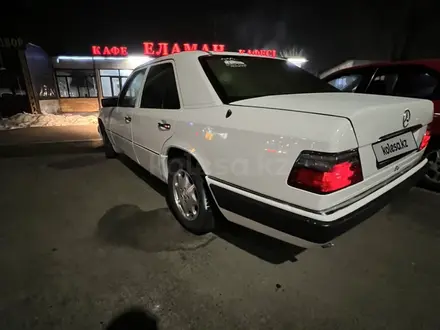 Mercedes-Benz E 230 1992 года за 1 600 000 тг. в Алматы – фото 2