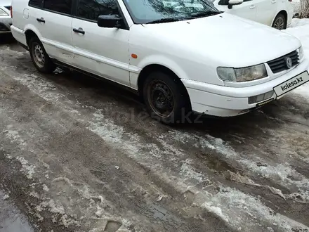 Volkswagen Passat 1995 года за 1 500 000 тг. в Уральск – фото 7