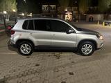 Volkswagen Tiguan 2013 годаүшін7 850 000 тг. в Астана – фото 2