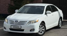 Toyota Camry 2011 года за 7 500 000 тг. в Семей