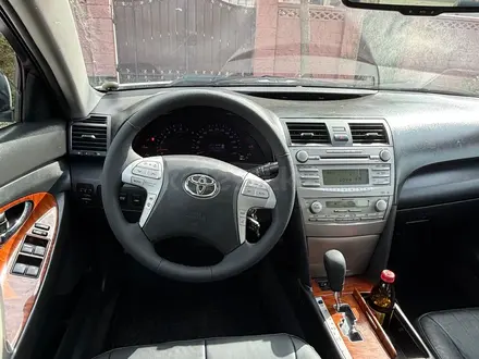 Toyota Camry 2011 года за 7 500 000 тг. в Семей – фото 10