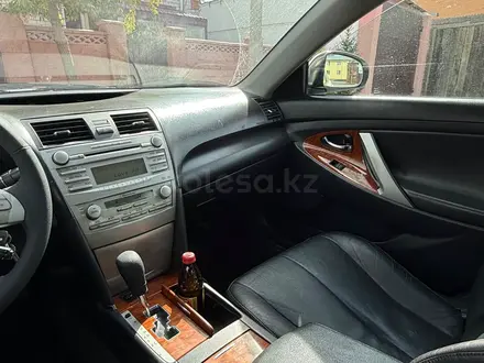 Toyota Camry 2011 года за 7 500 000 тг. в Семей – фото 11