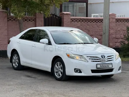 Toyota Camry 2011 года за 7 500 000 тг. в Семей – фото 2