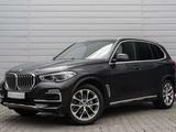 BMW X5 2019 года за 26 500 000 тг. в Астана – фото 2